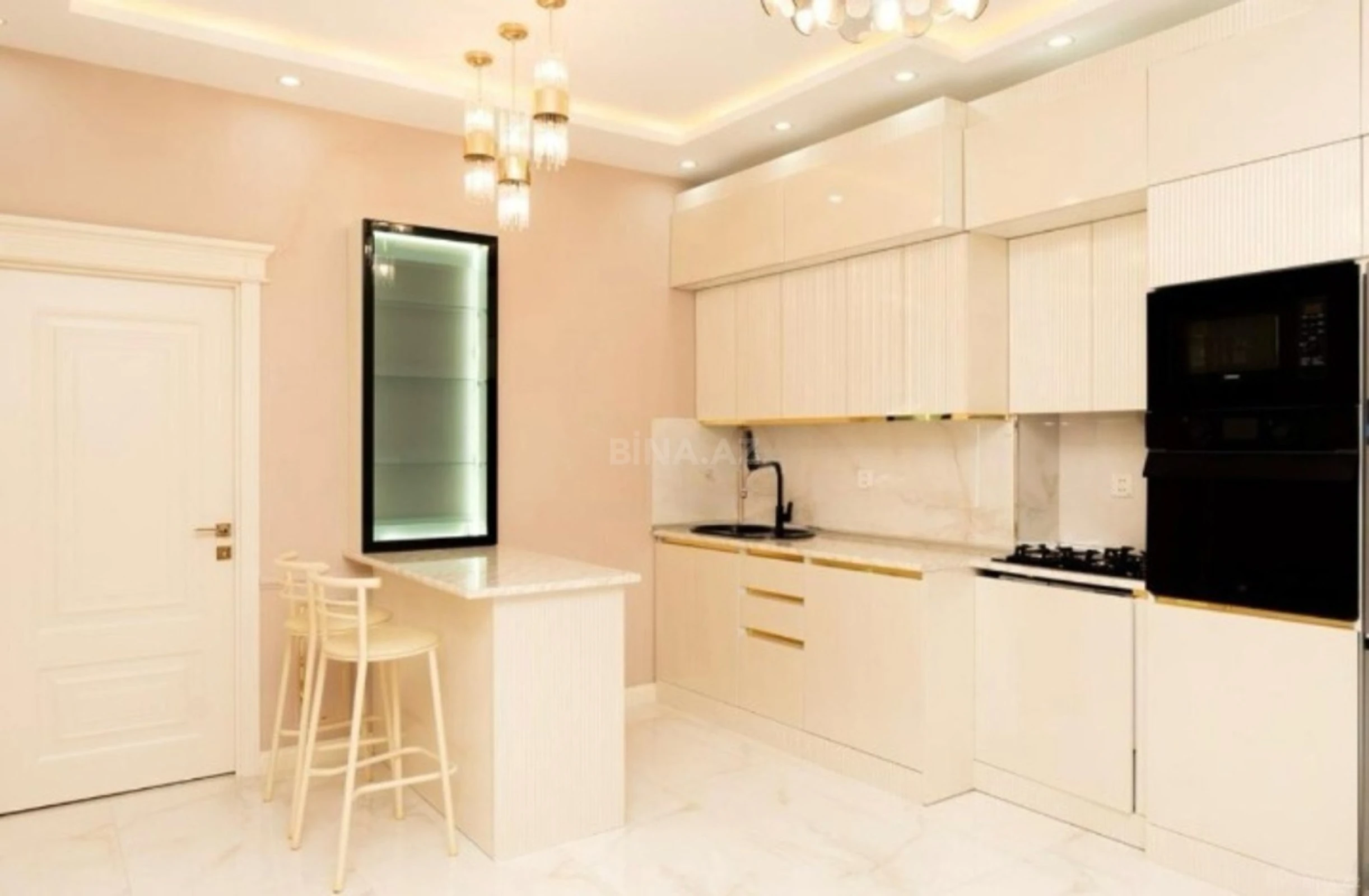 Kirayə verilir 2 otaqlı mənzil 68 m²
