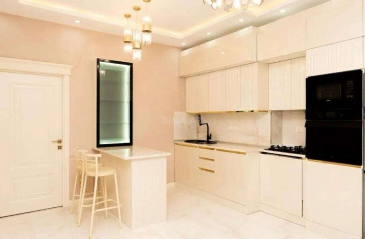 Kirayə verilir 2 otaqlı mənzil 68 m²