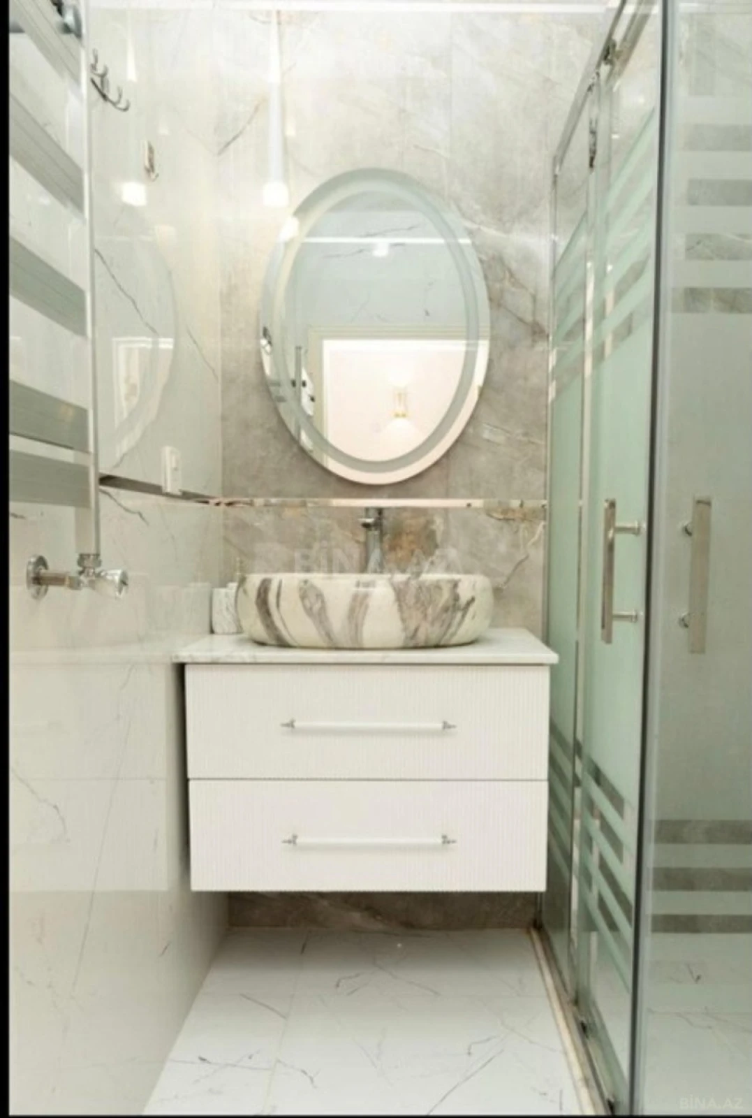 Kirayə verilir 2 otaqlı mənzil 68 m²