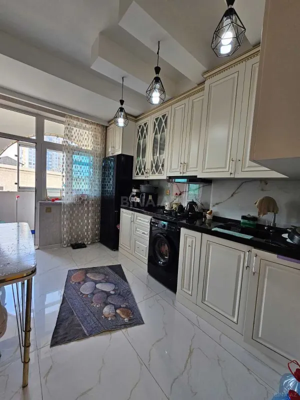 Satılır 3 otaqlı mənzil 88 m²