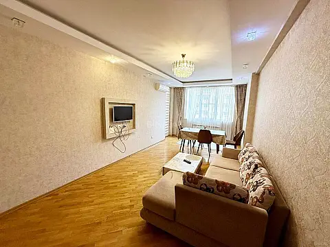 Satılır 2 otaqlı mənzil 90 m²