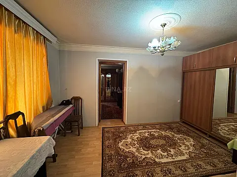 Satılır 5 otaqlı həyət evi 300 m²