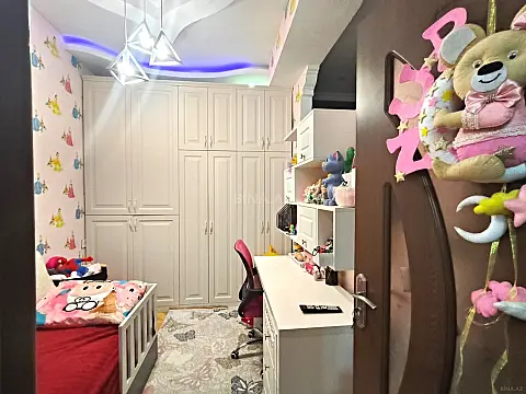 Satılır 3 otaqlı mənzil 95 m²