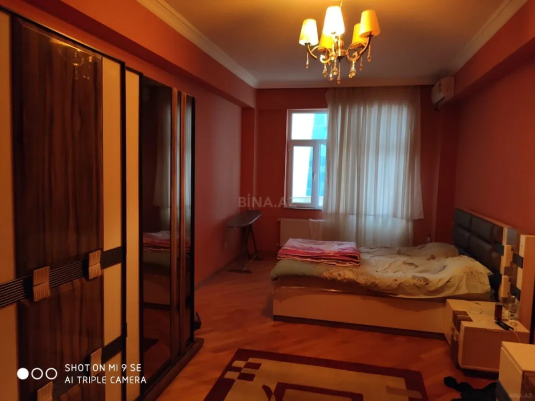 Kirayə verilir 3 otaqlı mənzil 156 m²