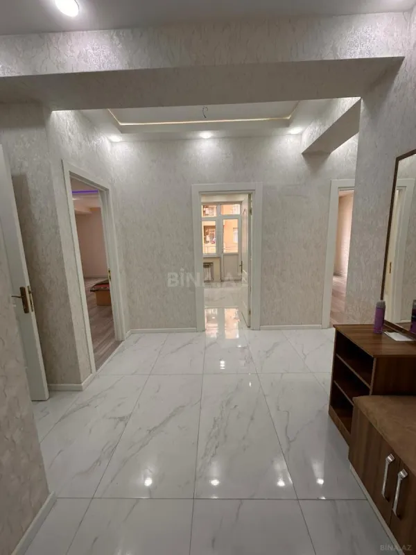 Satılır 3 otaqlı mənzil 107 m²