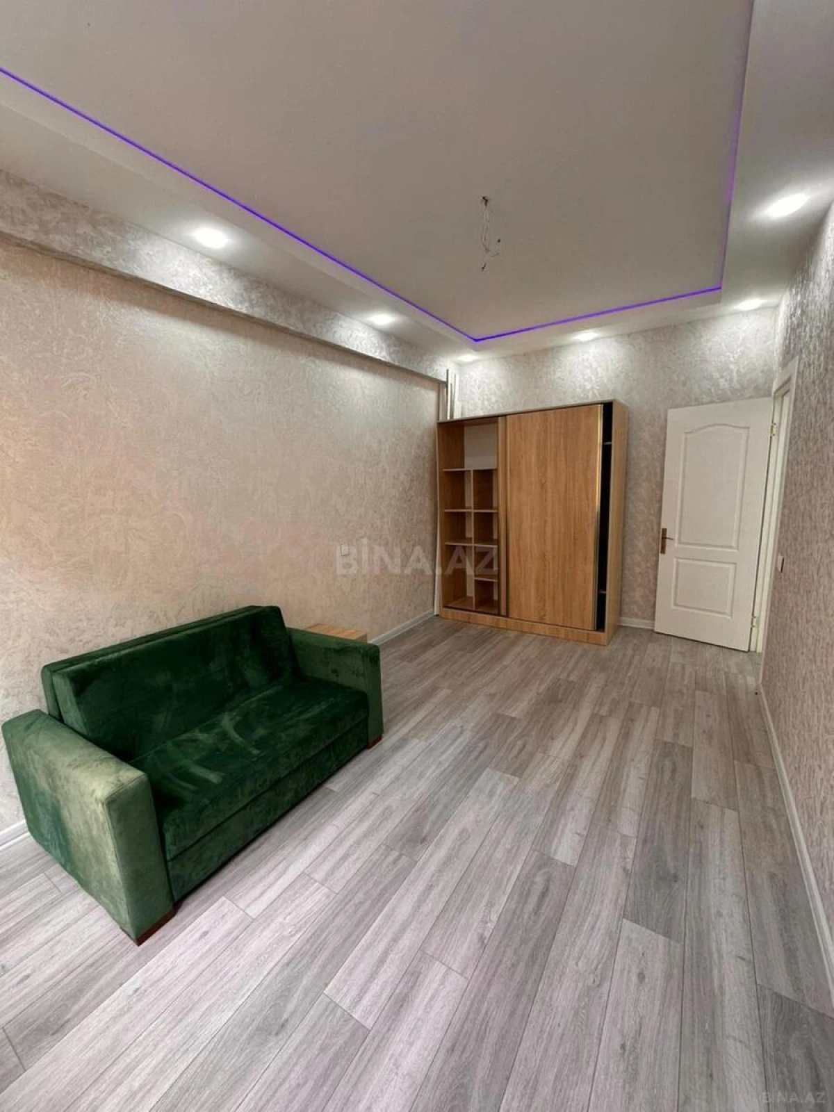 Satılır 3 otaqlı mənzil 107 m²