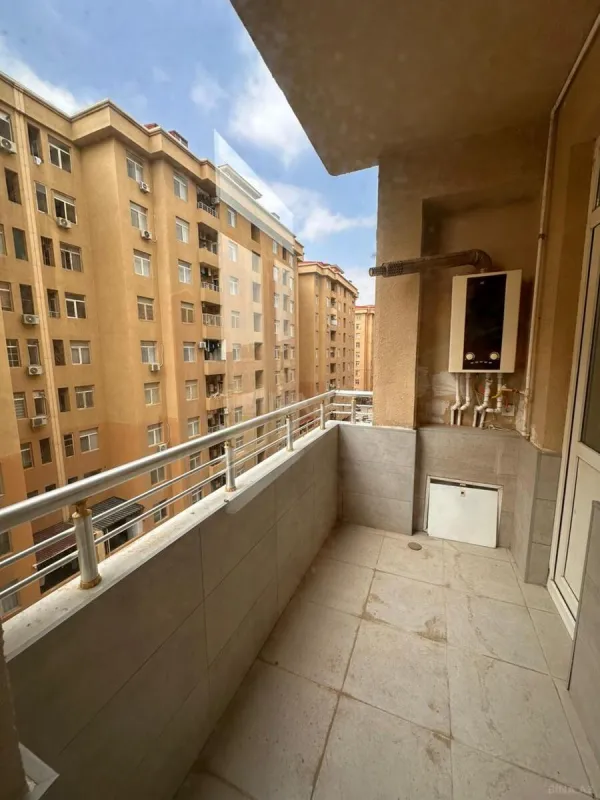Satılır 3 otaqlı mənzil 107 m²