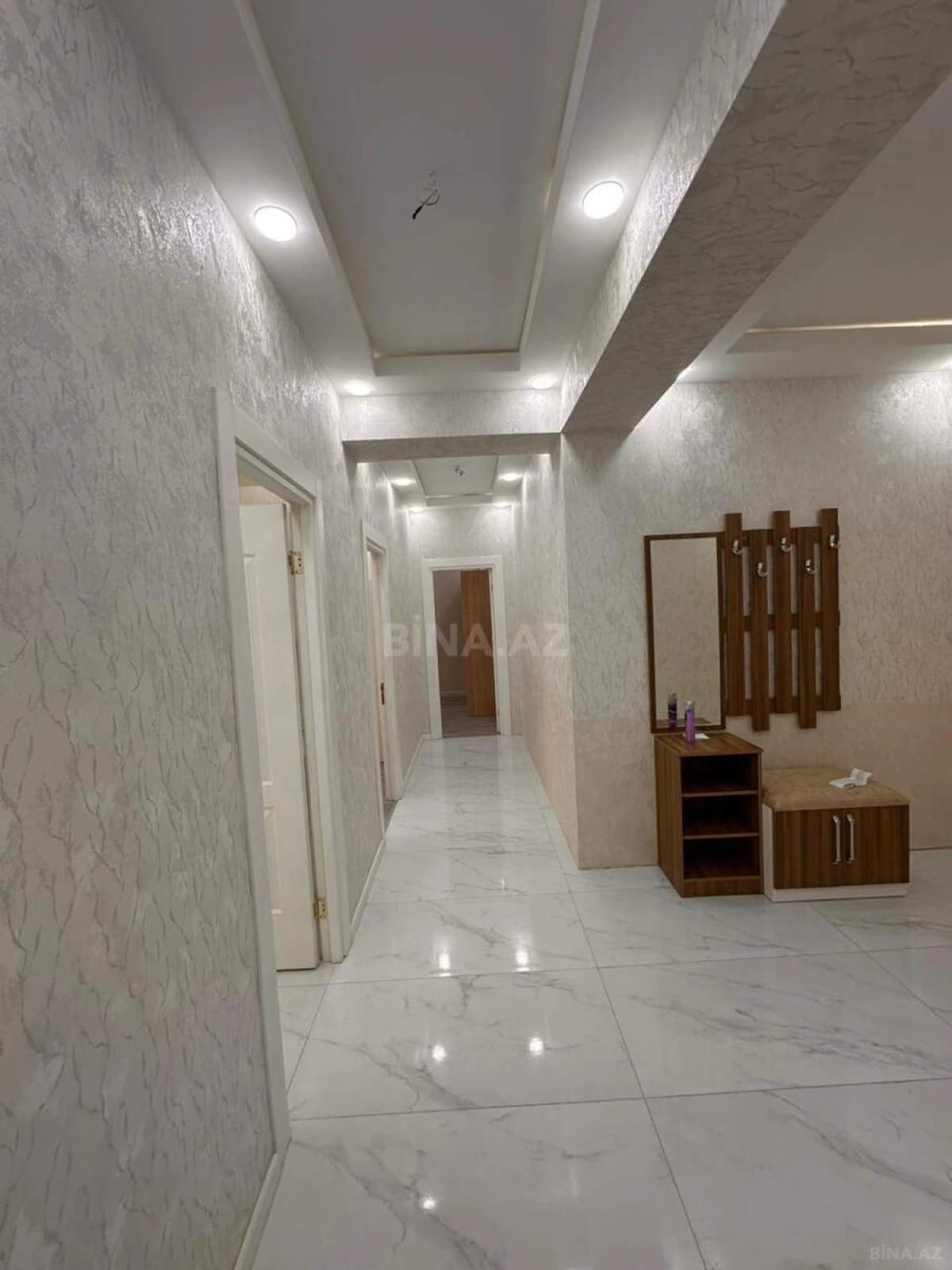 Satılır 3 otaqlı mənzil 107 m²