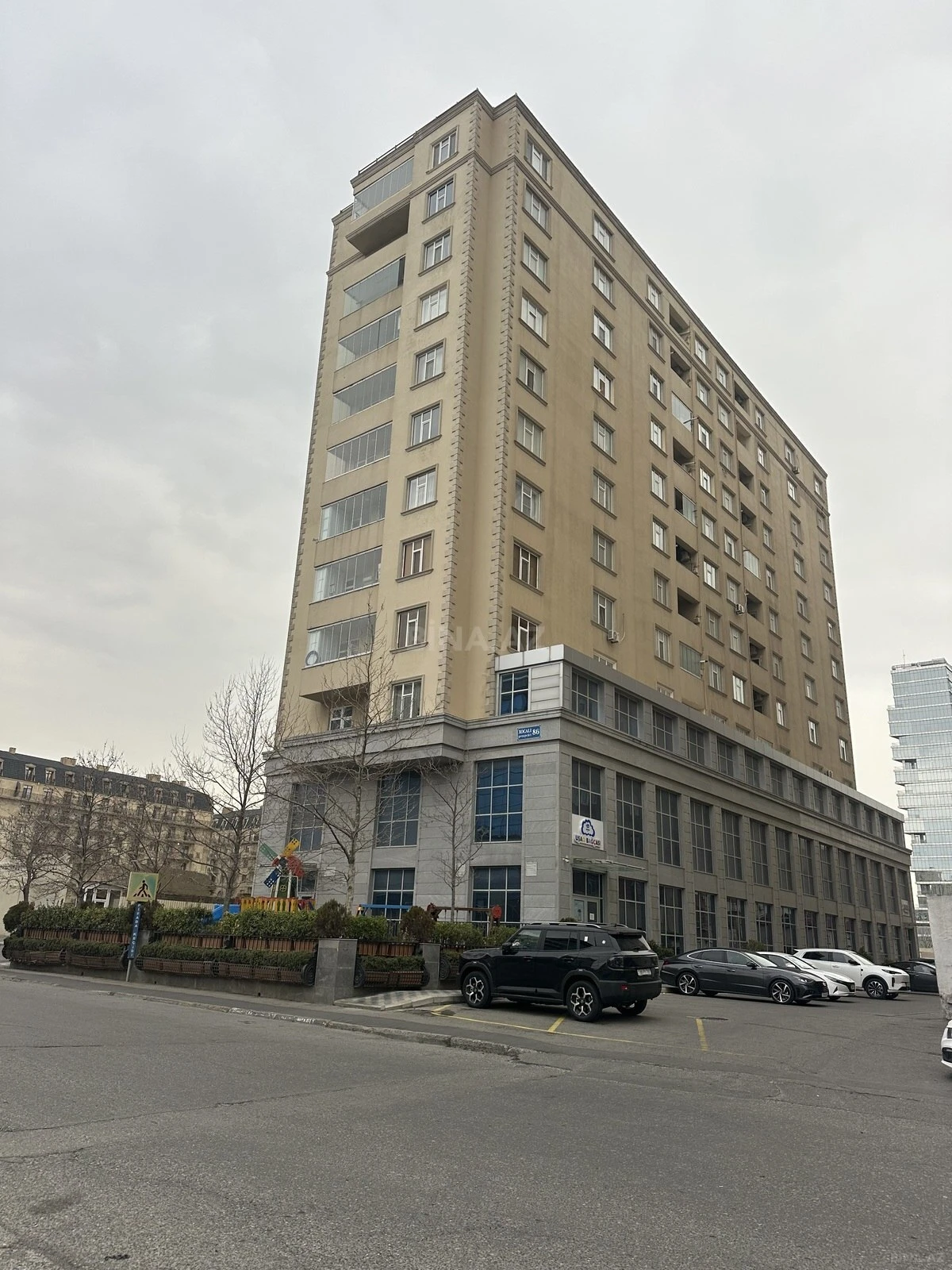 Satılır 3 otaqlı mənzil 82 m²