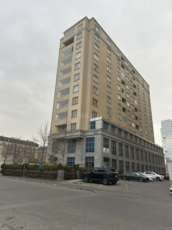 Satılır 3 otaqlı mənzil 82 m²