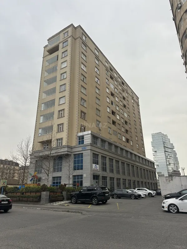 Satılır 3 otaqlı mənzil 82 m²