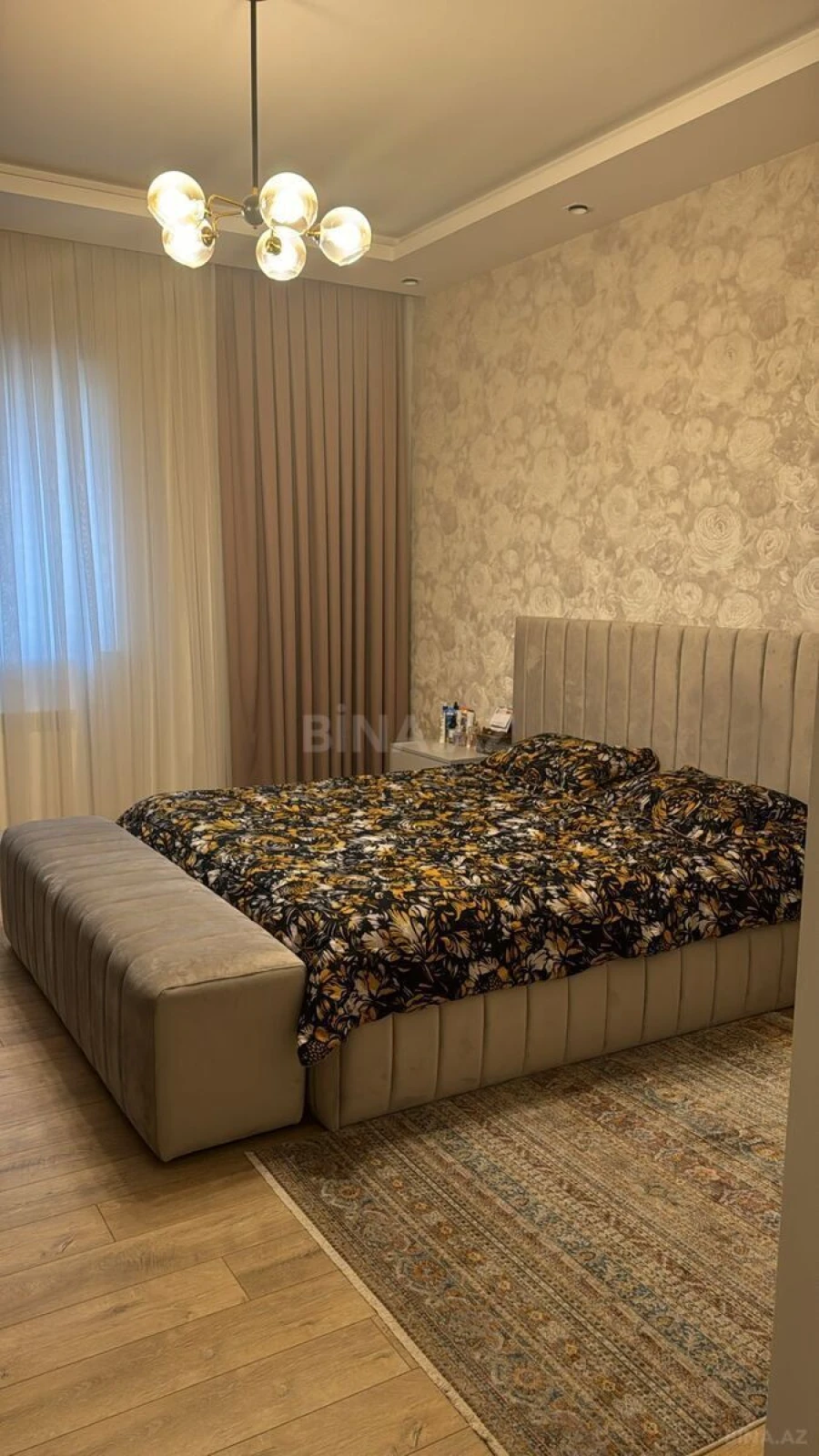 Satılır 3 otaqlı mənzil 157 m²