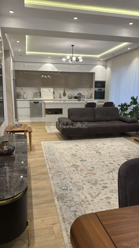 Satılır 3 otaqlı mənzil 157 m²
