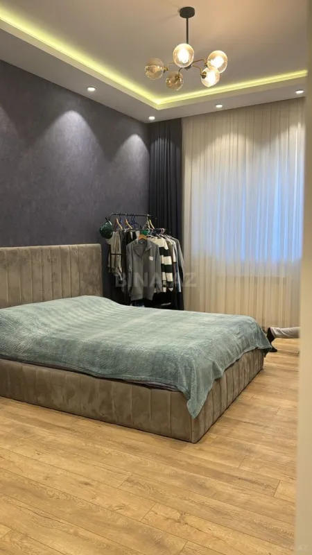 Satılır 3 otaqlı mənzil 157 m²