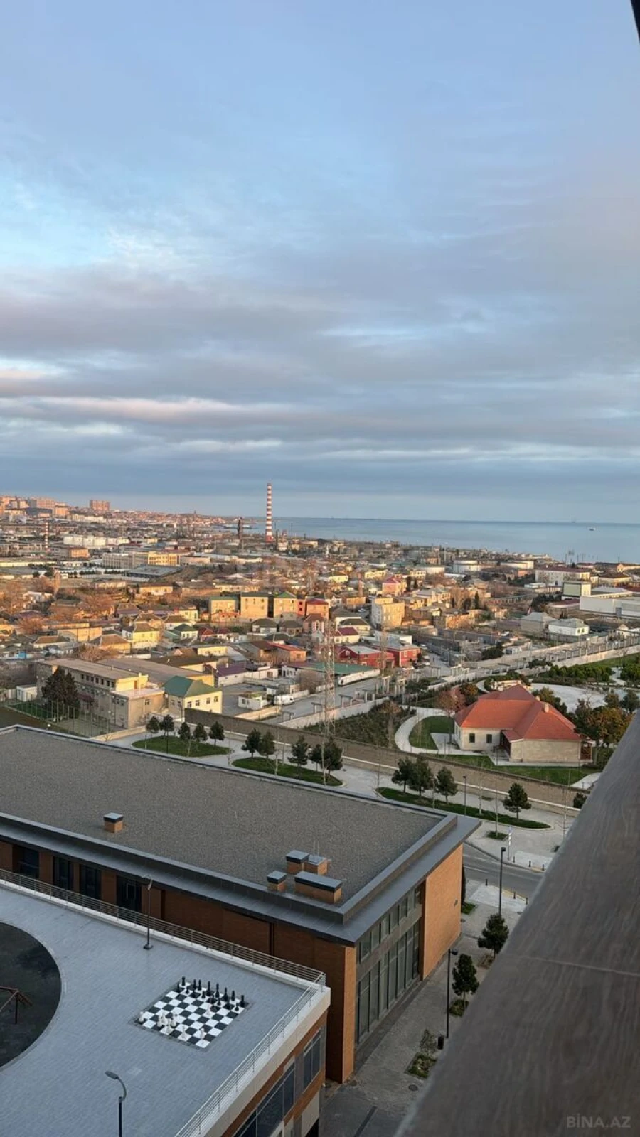 Satılır 3 otaqlı mənzil 157 m²