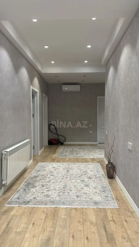 Satılır 3 otaqlı mənzil 157 m²