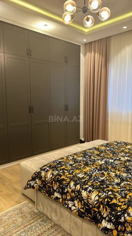 Satılır 3 otaqlı mənzil 157 m²