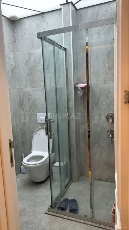 Satılır 3 otaqlı mənzil 157 m²