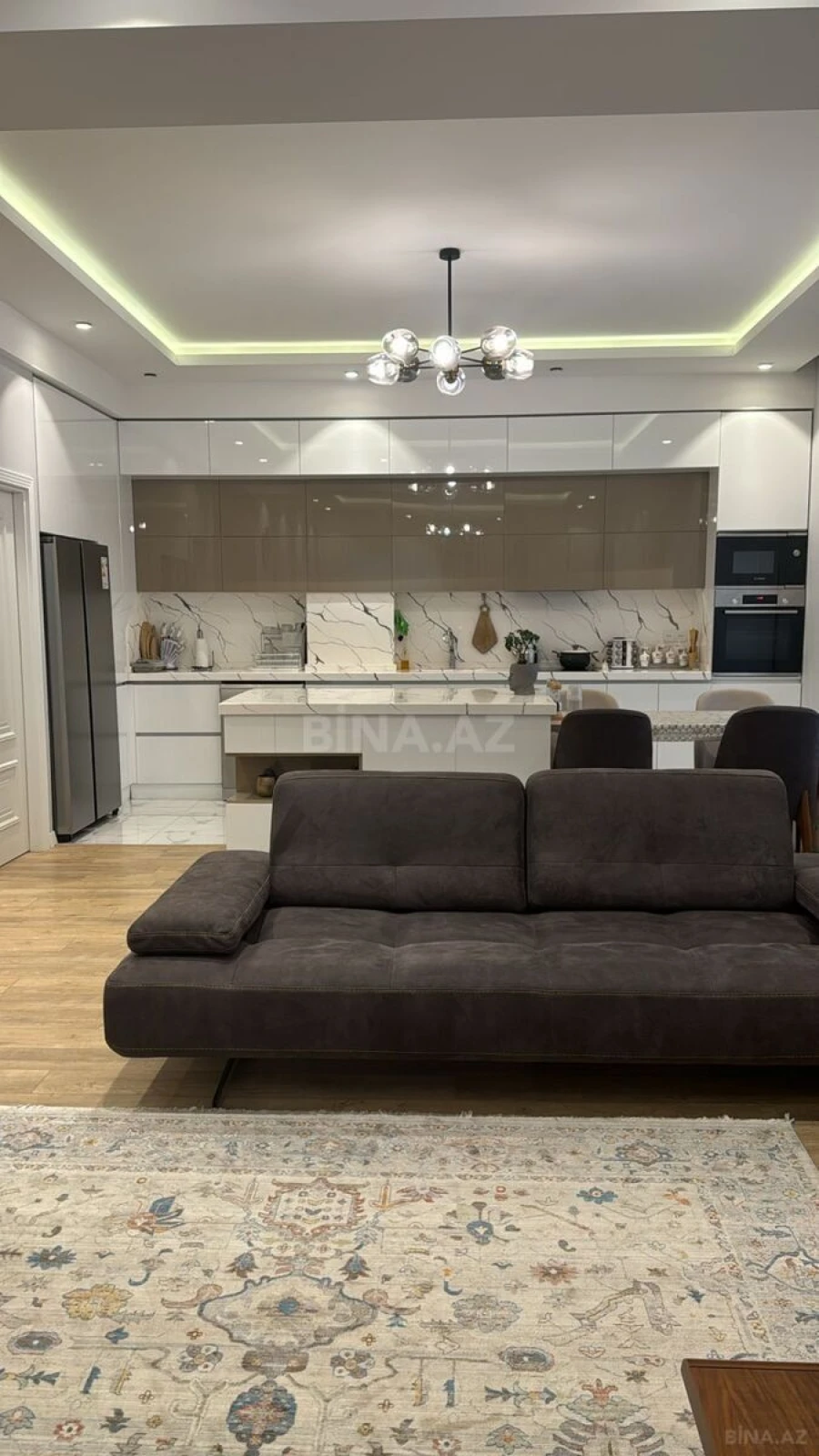 Satılır 3 otaqlı mənzil 157 m²