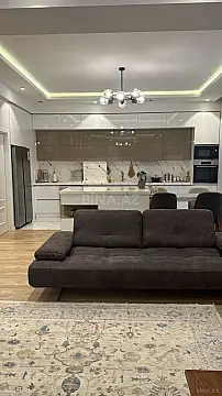 Satılır 3 otaqlı mənzil 157 m²