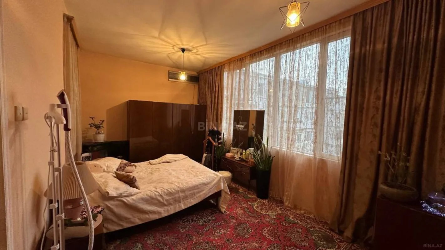 Satılır 4 otaqlı mənzil 100 m²