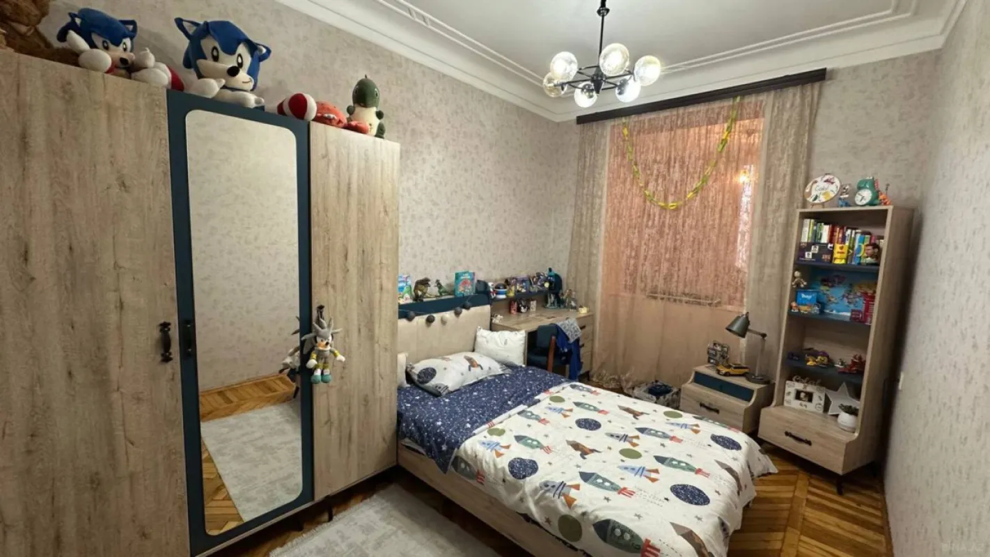 Satılır 4 otaqlı mənzil 100 m²