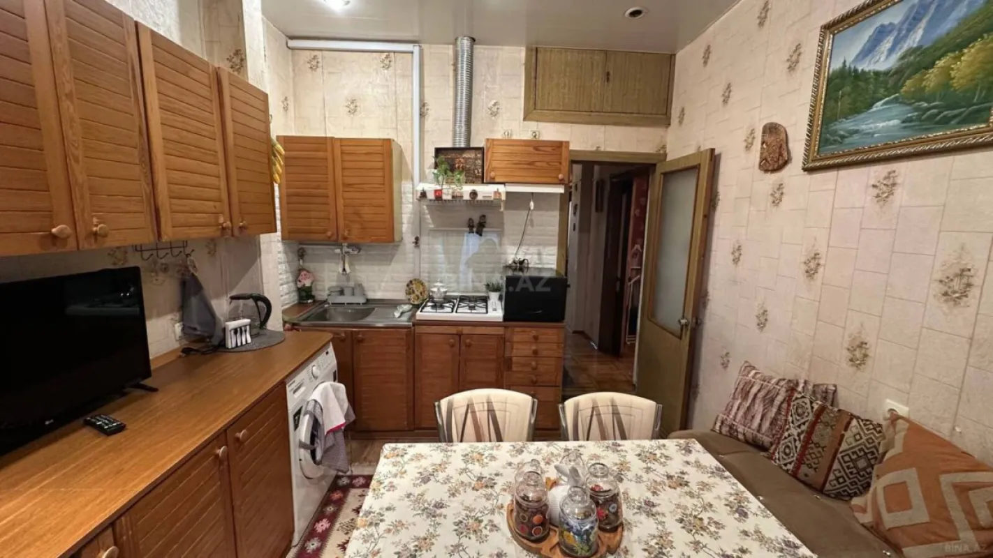 Satılır 4 otaqlı mənzil 100 m²