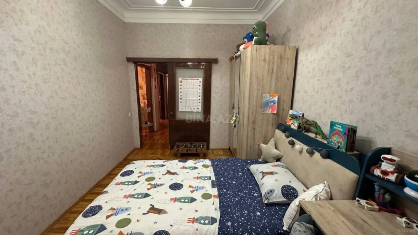 Satılır 4 otaqlı mənzil 100 m²
