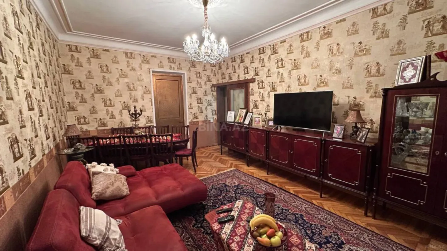 Satılır 4 otaqlı mənzil 100 m²