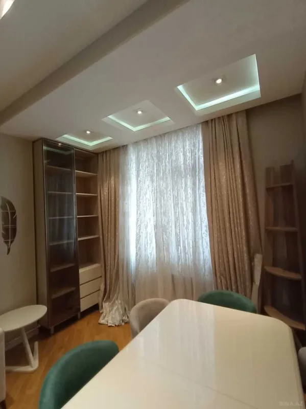 Kirayə verilir 2 otaqlı mənzil 70 m²