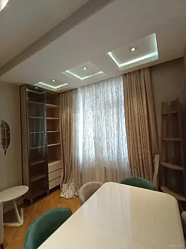 Kirayə verilir 2 otaqlı mənzil 70 m²