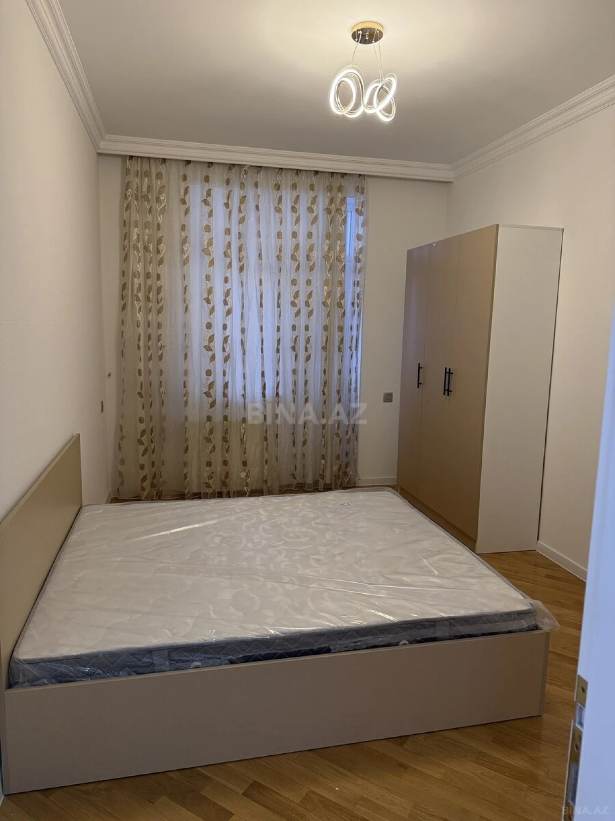 Kirayə verilir 3 otaqlı mənzil 105 m²
