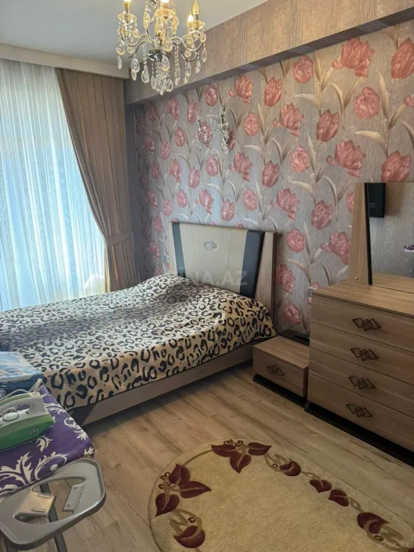 Kirayə verilir 2 otaqlı mənzil 85 m²