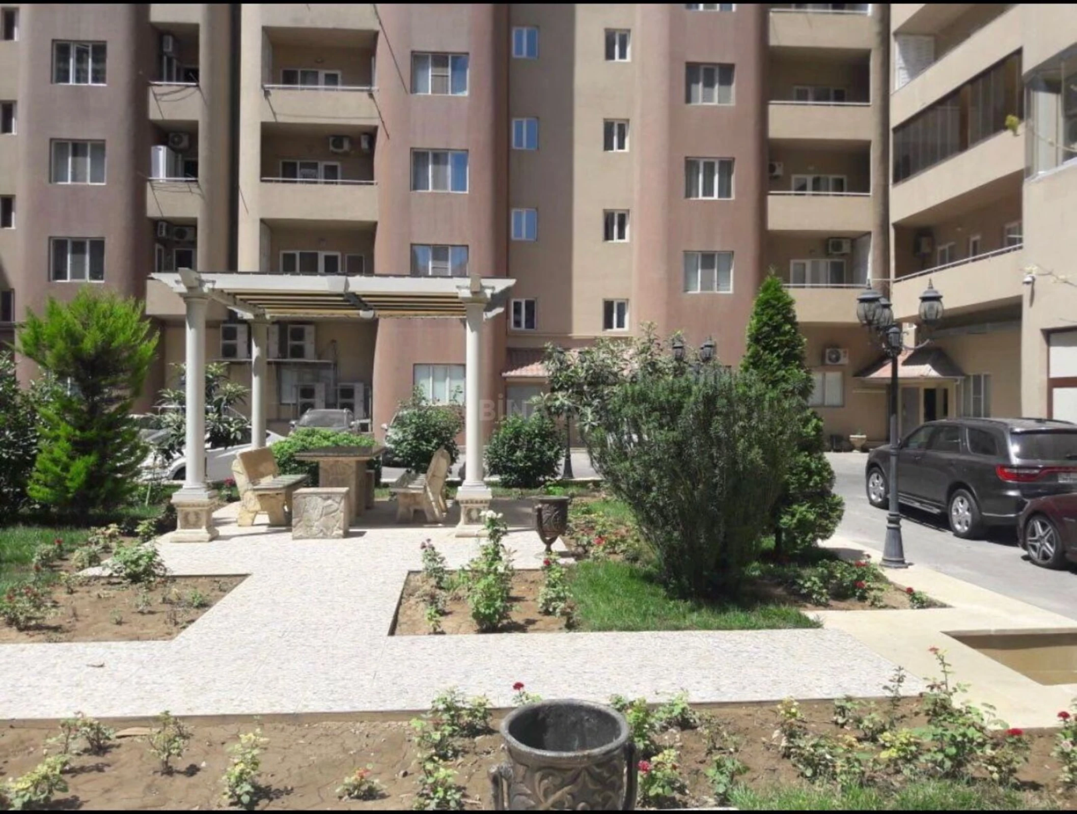 Kirayə verilir 2 otaqlı mənzil 85 m²