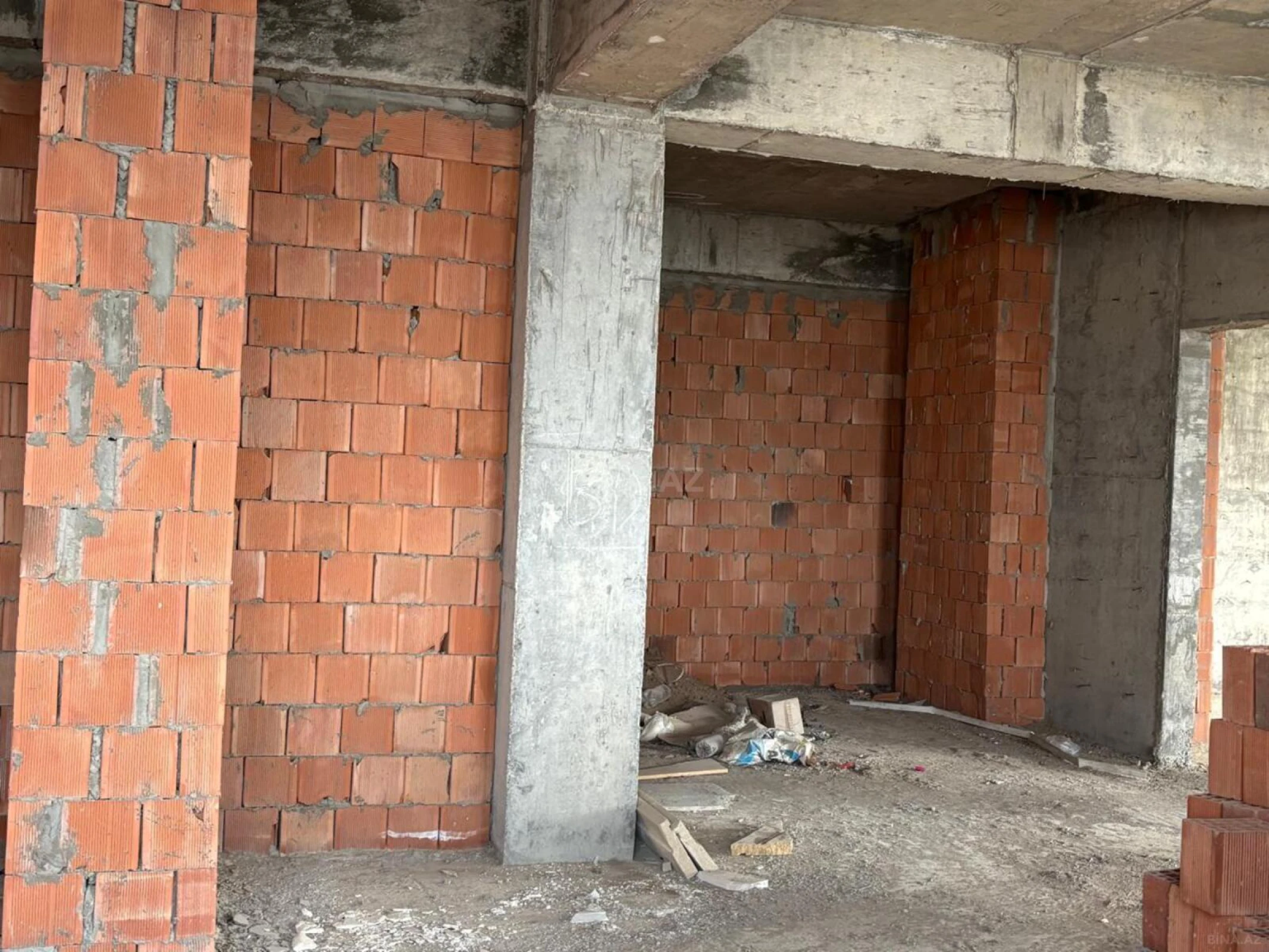 Satılır 3 otaqlı mənzil 154.8 m²