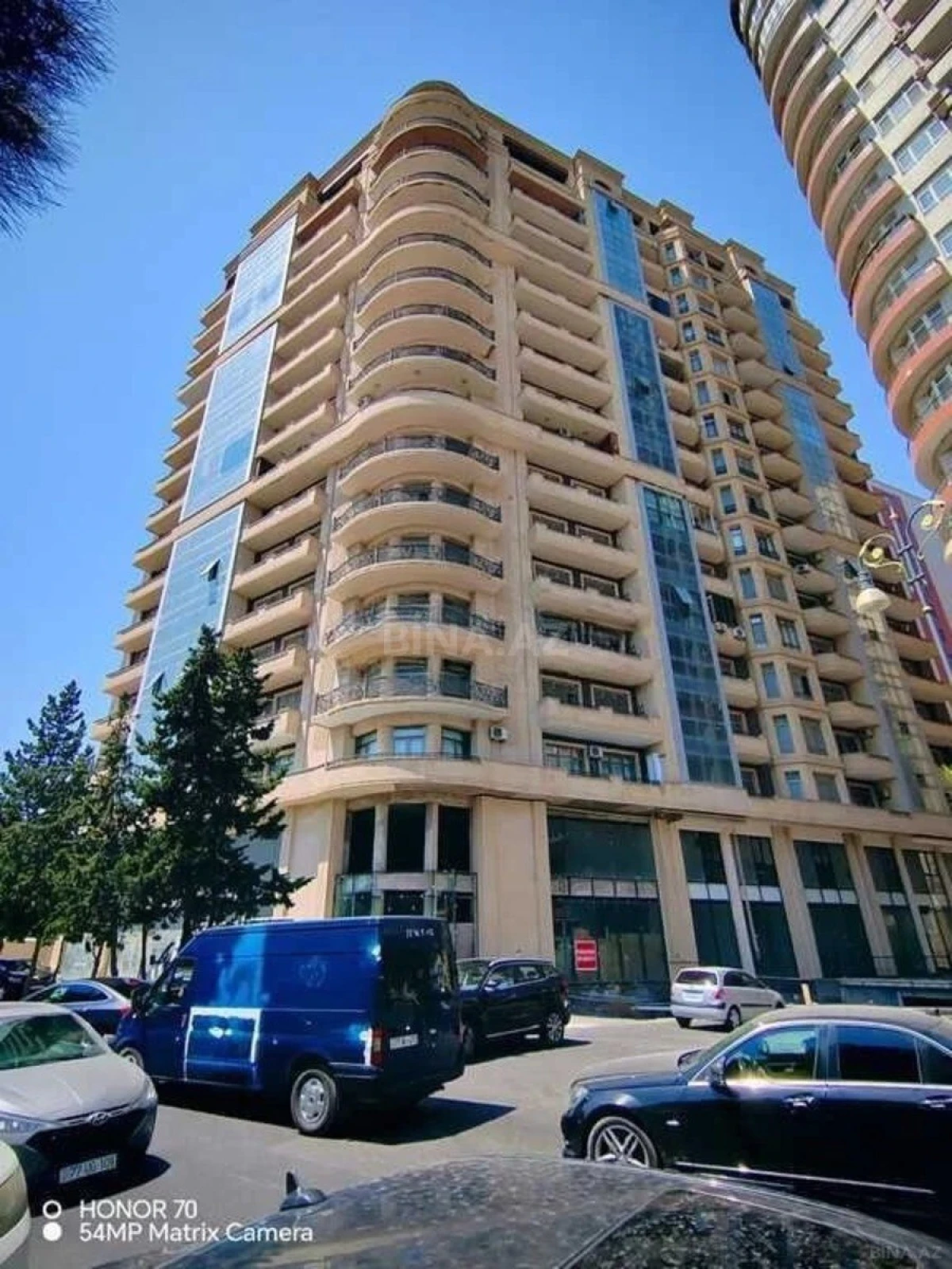 Satılır 3 otaqlı mənzil 154.8 m²
