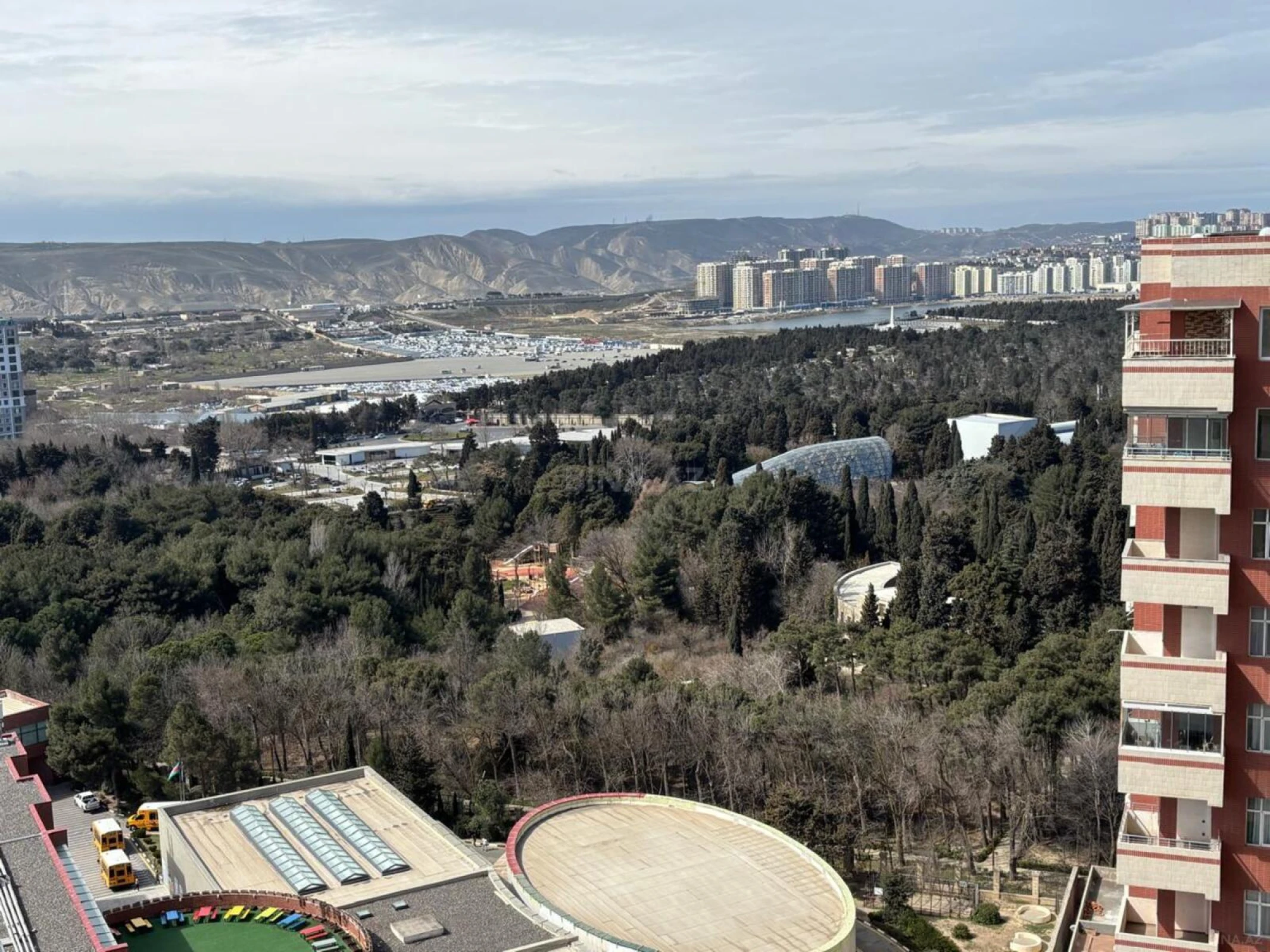 Satılır 3 otaqlı mənzil 154.8 m²