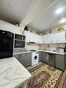 Satılır 4 otaqlı mənzil 100 m²