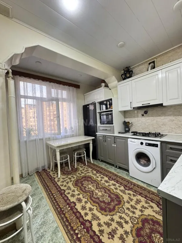 Satılır 4 otaqlı mənzil 100 m²