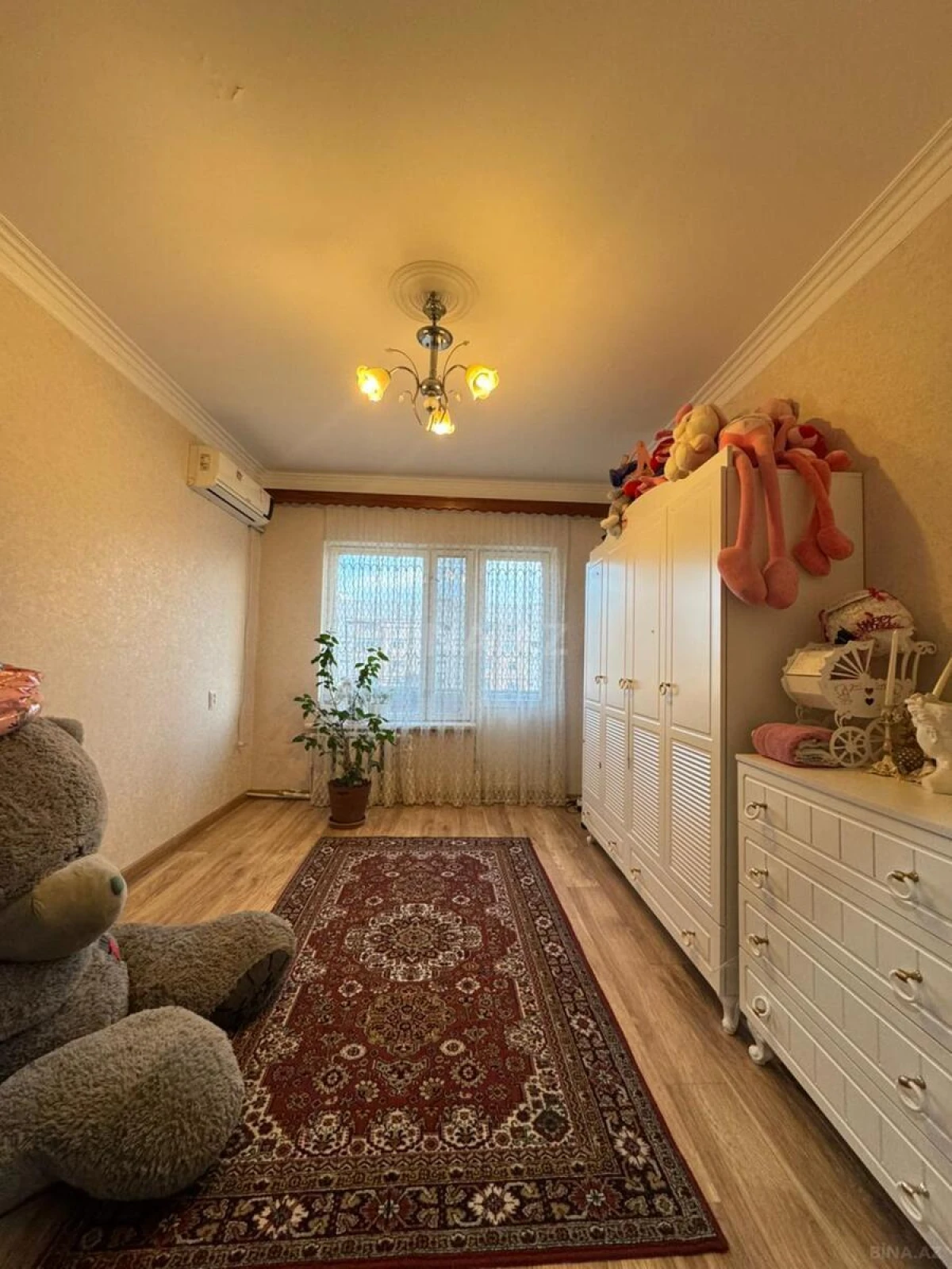 Satılır 4 otaqlı mənzil 100 m²