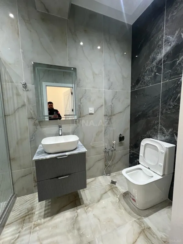 Kirayə verilir 2 otaqlı mənzil 65 m²