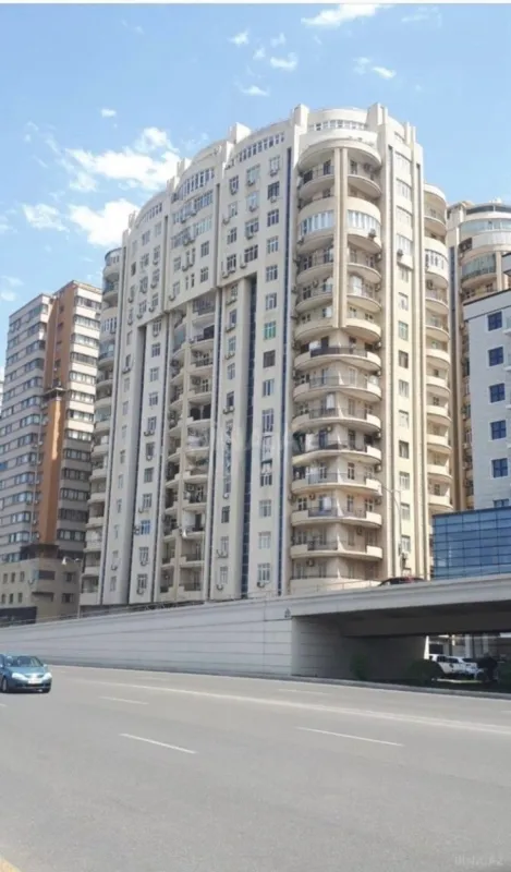 Kirayə verilir 3 otaqlı mənzil 120 m²