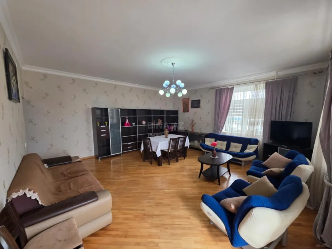 Kirayə verilir 2 otaqlı mənzil 113 m²