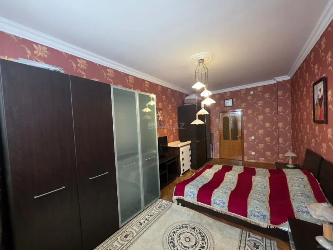 Kirayə verilir 2 otaqlı mənzil 113 m²