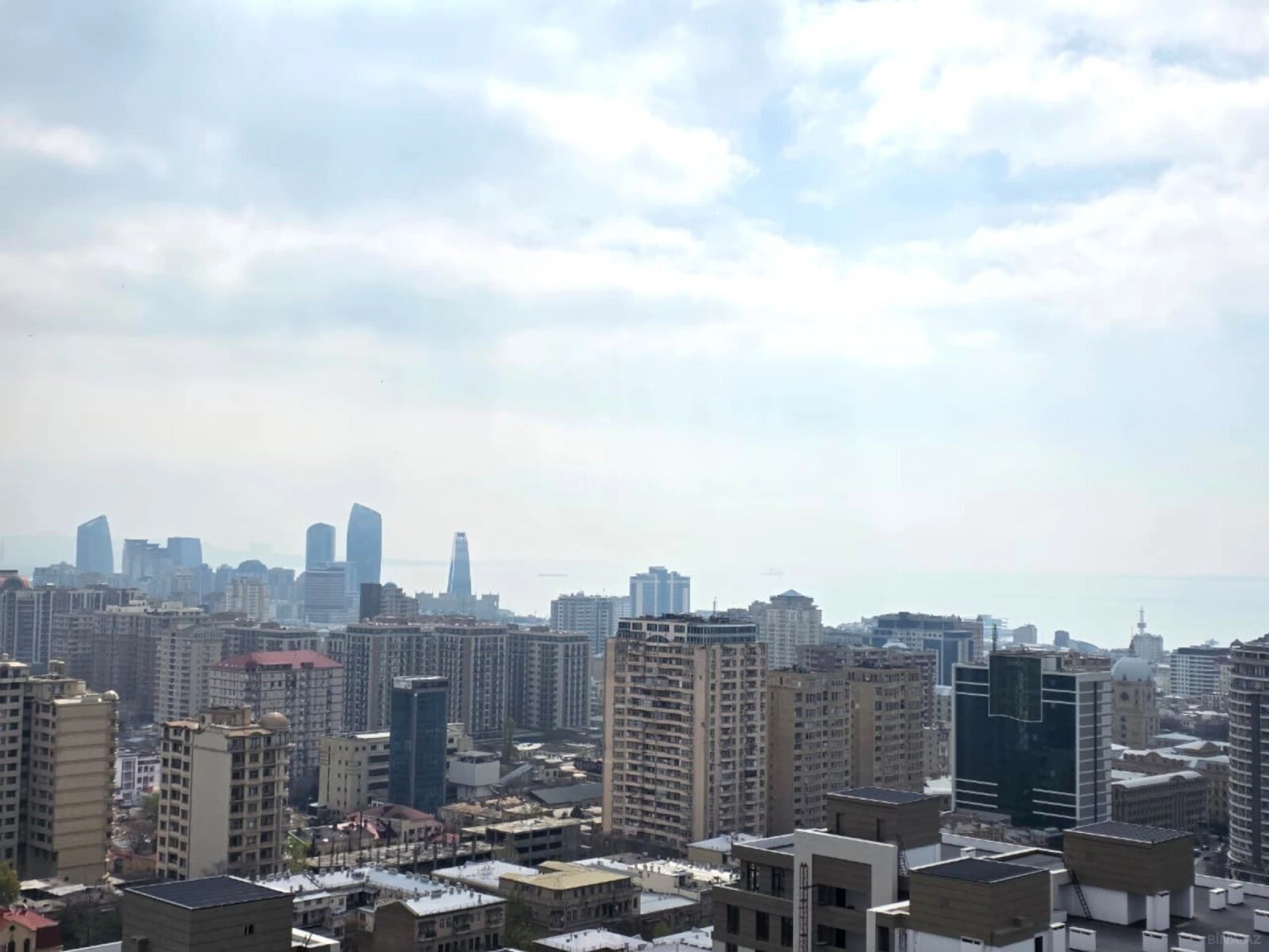 Kirayə verilir 2 otaqlı mənzil 113 m²