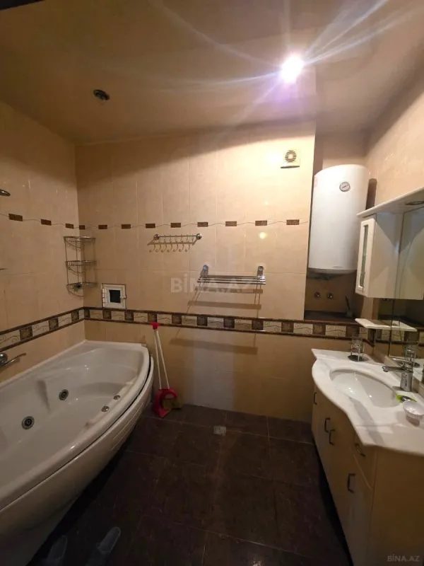 Kirayə verilir 2 otaqlı mənzil 113 m²