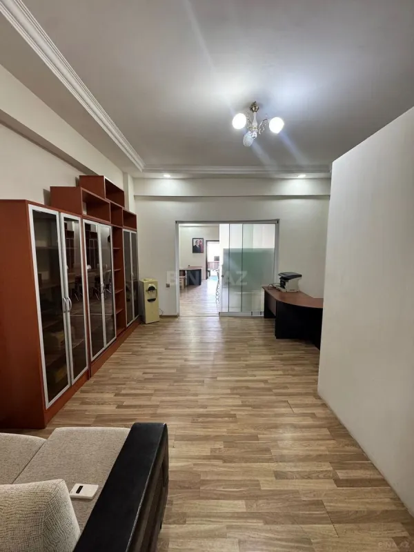 Kirayə verilir 3 otaqlı ofis 100 m²