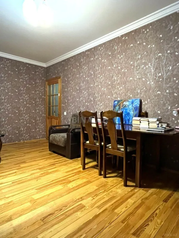 Satılır 2 otaqlı mənzil 82 m²