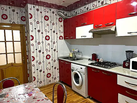Satılır 2 otaqlı mənzil 82 m²