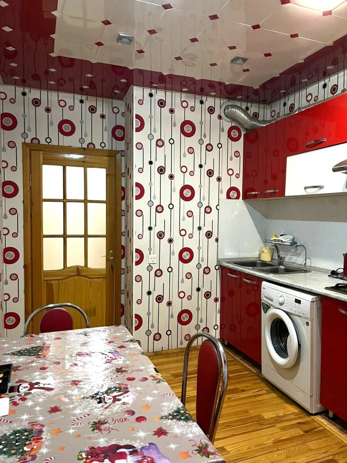 Satılır 2 otaqlı mənzil 82 m²